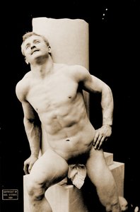 Eugen Sandow, en pose clásica grecorromana antigua, c.1894